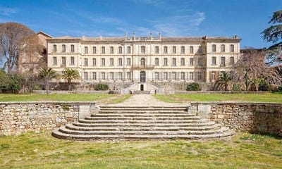 /international/fr/pezenas-languedoc-roussillon-120094933495/