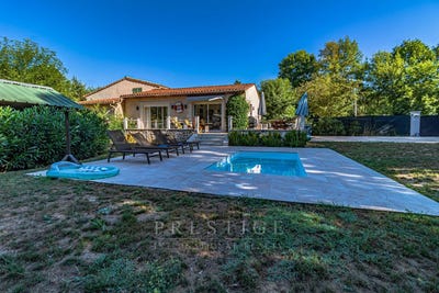 /international/fr/chateauneuf-grasse-provence-alpes-cote-d-azur-310101045240/?lang=en