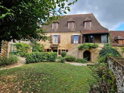 /international/fr/saint-cyprien-aquitaine-310108138894/