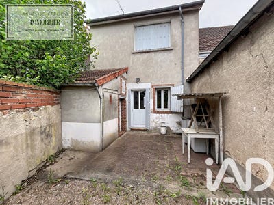 /international/fr/la-guerche-sur-l-aubois-centre-val-de-loire-310108860318/?lang=th