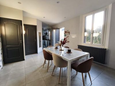 /international/fr/cinq-mars-la-pile-centre-val-de-loire-310102262450/