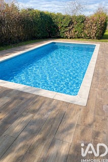 /international/fr/coutras-aquitaine-310108045783/