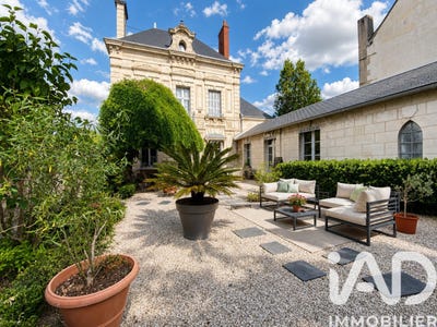 /international/fr/loches-centre-val-de-loire-310108778137/