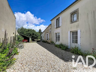 /international/fr/coulonges-sur-l-autize-charente-310108757967/