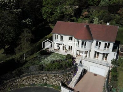 /international/fr/le-mesnil-le-roi-ile-de-france-310106358644/