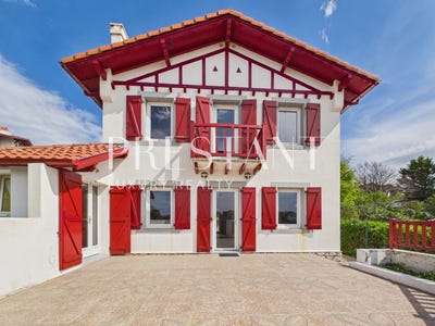 /international/fr/guethary-aquitaine-310107412834/