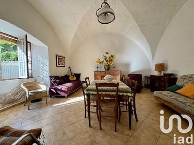 /international/fr/fons-sur-lussan-languedoc-roussillon-310107577268/