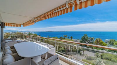/international/fr/golfe-juan-provence-alpes-cote-d-azur-310108645627/