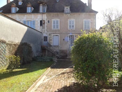 /international/fr/joigny-burgundy-310108487206/