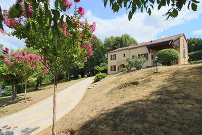 /international/fr/puy-l-eveque-midi-pyrenees-310098340466/?lang=en