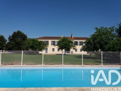 /international/fr/saint-christoly-medoc-aquitaine-310108038618/