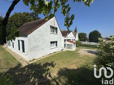 /international/fr/sonchamp-ile-de-france-310099780453/