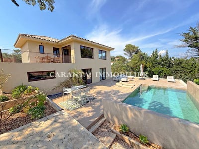 /international/fr/frejus-provence-alpes-cote-d-azur-310109150747/