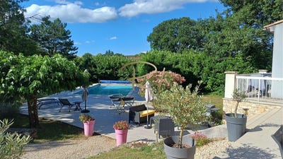 /international/fr/saint-privat-de-champclos-languedoc-roussillon-310103390899/?lang=th