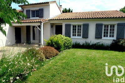 /international/fr/la-chapelle-mouliere-charente-310097486898/?lang=zh-cn