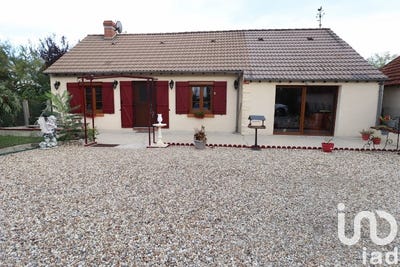 /international/fr/la-cour-marigny-centre-val-de-loire-310100933856/