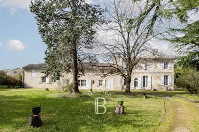 /international/fr/arveyres-aquitaine-310106262771/