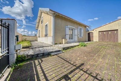 /international/fr/saintes-charente-310105103568/