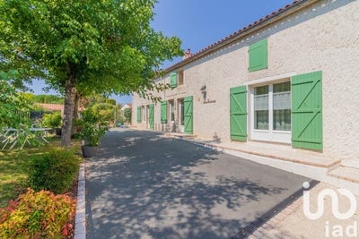 /international/fr/nalliers-pays-de-la-loire-310101469343/?lang=en