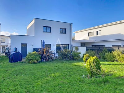 /international/fr/montreuil-juigne-pays-de-la-loire-310106415493/