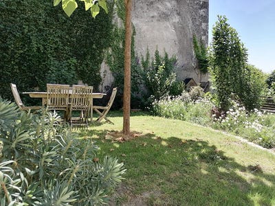 /international/fr/monflanquin-aquitaine-310097962983/