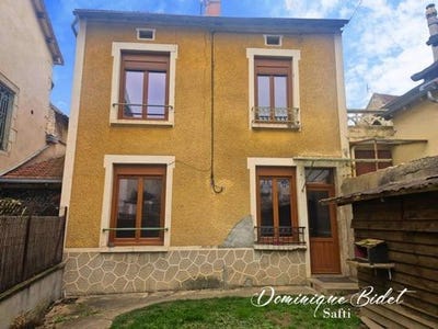 /international/fr/ebreuil-auvergne-310103412266/