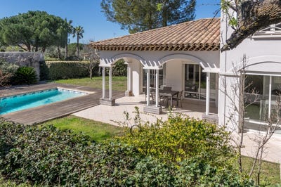 /international/fr/montpellier-languedoc-roussillon-310108431132/