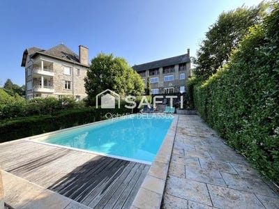 /international/fr/uzerche-limousin-310100523732/