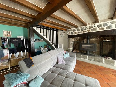 /international/fr/lacapelle-barres-auvergne-310108863314/