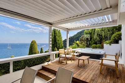 /international/fr/eze-provence-alpes-cote-d-azur-310119636879/