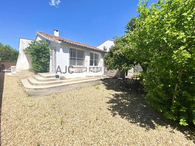/international/fr/saint-etienne-du-gres-provence-alpes-cote-d-azur-310108163825/