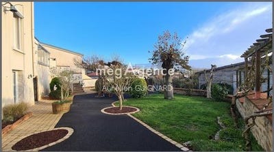 /international/fr/bressuire-charente-310104844263/