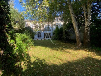 /international/fr/la-rochelle-franche-comte-310110311987/
