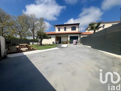 /international/fr/saint-cyprien-rhone-310098637797/