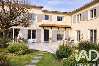 /international/fr/chalais-centre-val-de-loire-310105990803/