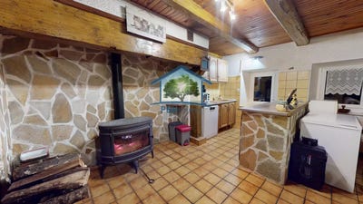 /international/fr/saint-sauves-d-auvergne-auvergne-310099614605/