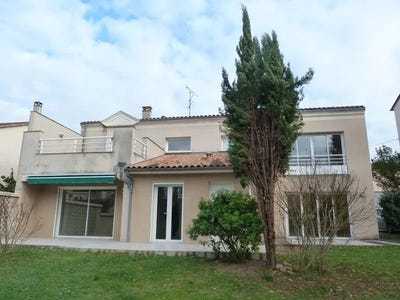 /international/fr/perigueux-aquitaine-310107864821/