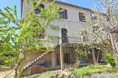 /international/fr/caunes-minervois-languedoc-roussillon-310099566919/