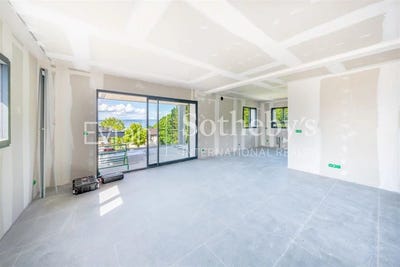 /international/fr/neuvecelle-rhone-310097271664/