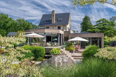 /international/fr/barbizon-ile-de-france-310100610387/?lang=id
