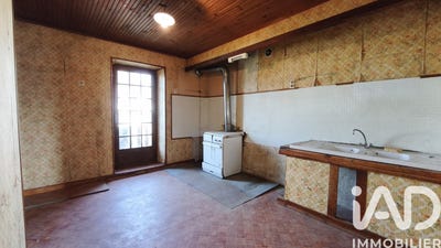 /international/fr/saint-pierre-du-champ-auvergne-310105922383/