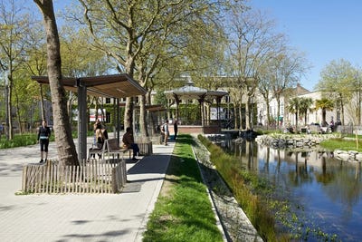 /international/fr/la-roche-sur-yon-ile-de-france-310097272954/