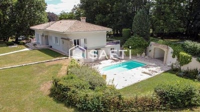 /international/fr/barbezieux-saint-hilaire-charente-310107299363/