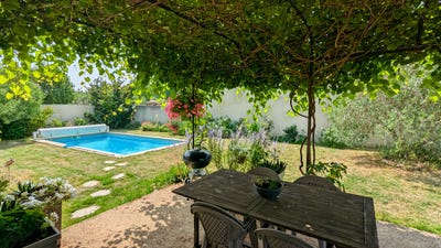 /international/fr/maillane-provence-alpes-cote-d-azur-310100291396/