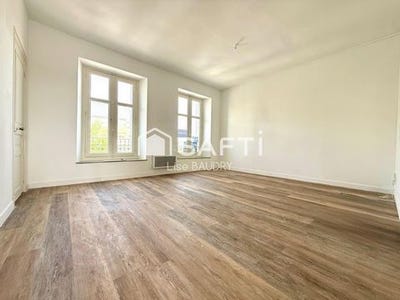 /international/fr/fontenay-le-comte-pays-de-la-loire-310107948054/