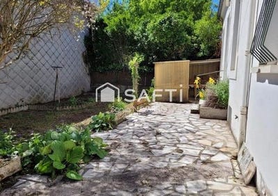 /international/fr/lavelanet-midi-pyrenees-310100611940/