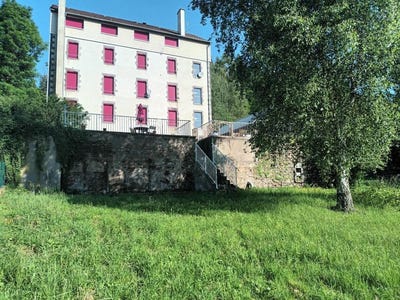 /international/fr/pontaumur-auvergne-310109095979/