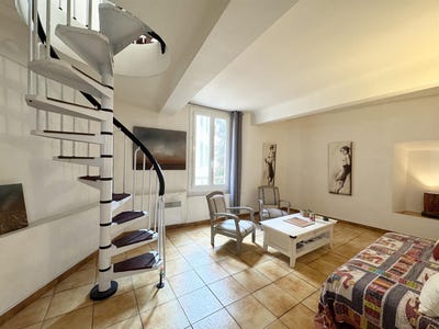 /international/fr/cotignac-provence-alpes-cote-d-azur-310098736838/