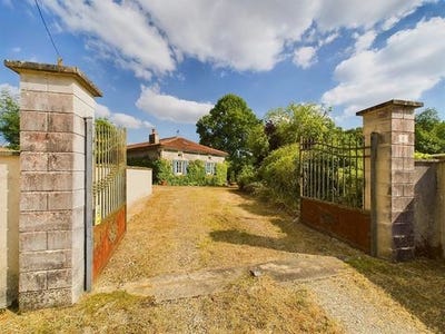 /international/fr/yviers-charente-120094750253/