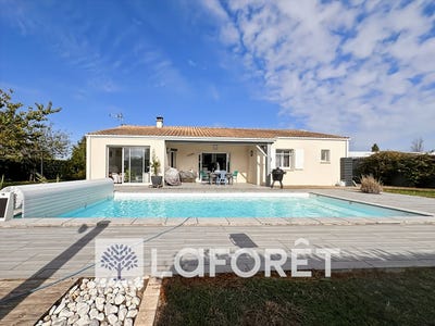 /international/fr/gemozac-charente-310119978234/